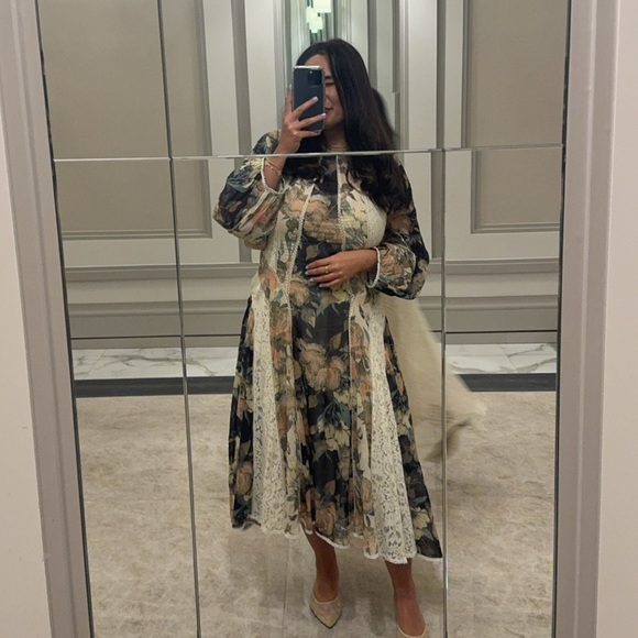 Let Me Be Dresses & Skirts - Let Me Be Floral & Lace Lace Midi Dress